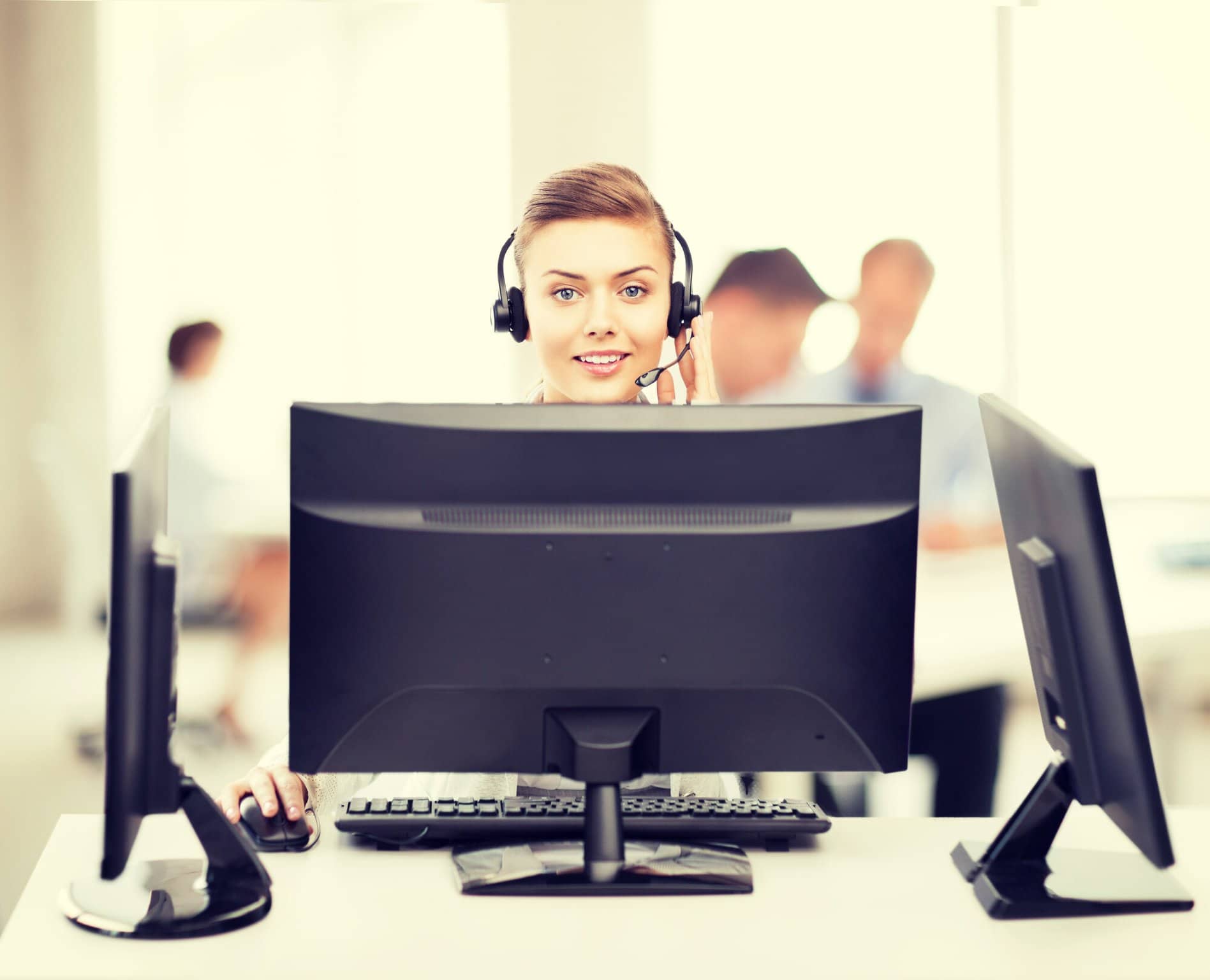 helpline-operator-with-headpho outsourced it support services